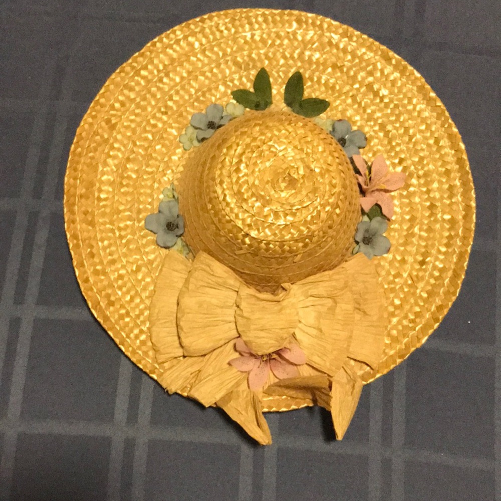 Decorative wall hanging hat
